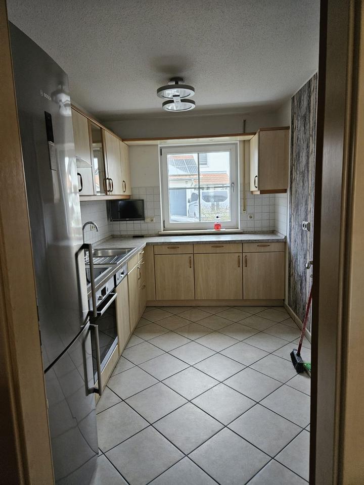 Thumbnail-Reiheneckhaus in ruhiger Wohnsiedlung mit Garten und Garage