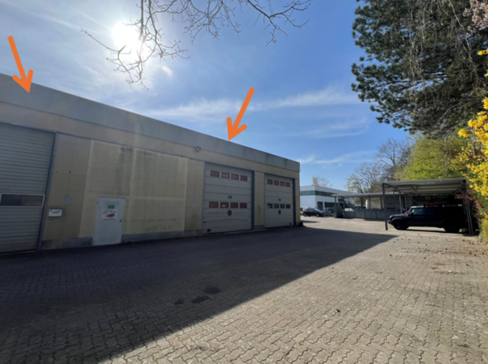 Thumbnail-Halle mit zwei großen Rolltoren in Autobahnnahem Gewerbegebiet Gutenbergring