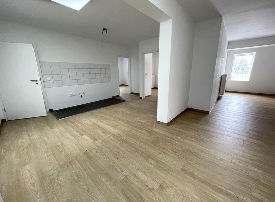 Thumbnail-Großzügige 4-Zimmer-Wohnung (81 m²) mit Waldrandlage