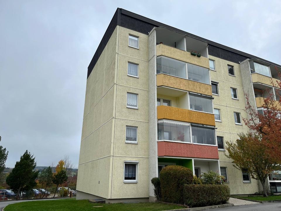 Thumbnail-3-Zimmer Wohnung mit Balkon in Lößnitz zu verkaufen