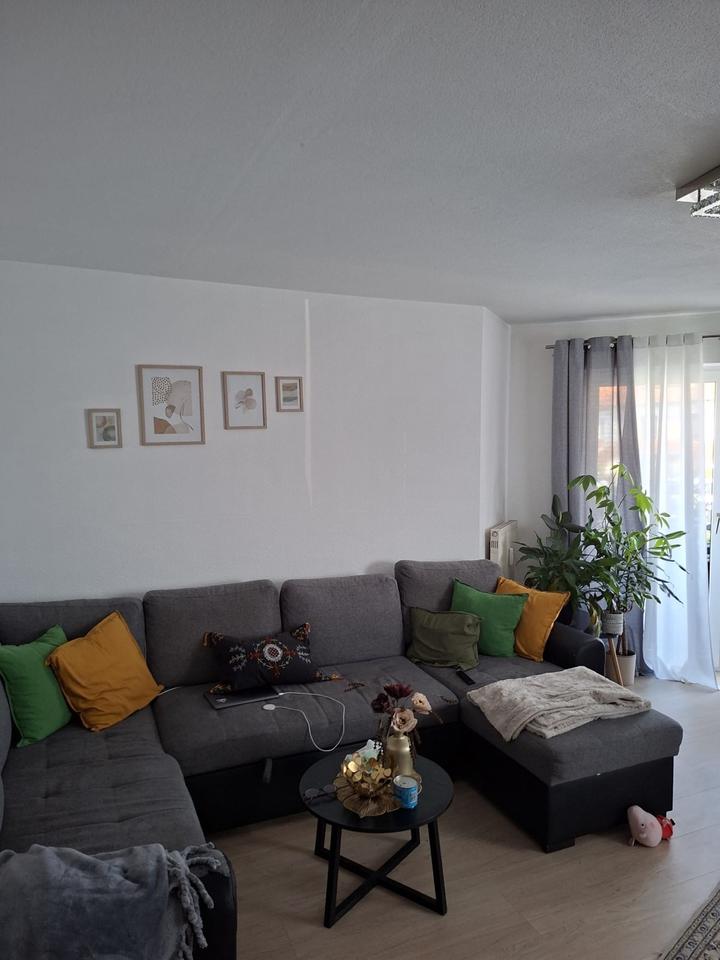 Thumbnail-Schöne 3-Zimmer-Wohnung mit Balkon, Stellplatz und Keller