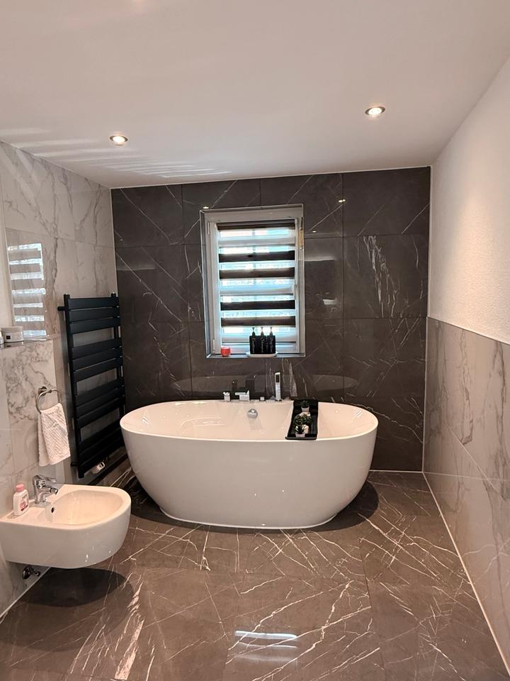 Thumbnail-Zu Vermieten:Freistehende Eine Familien Haus mit 2 Parkplätze