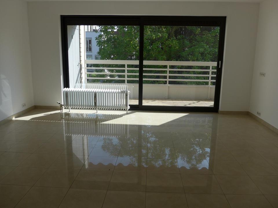 Thumbnail-Schönes WOHNENHOMEOFFICE in Rhein Nähe mit großem sonnigen Balkon!