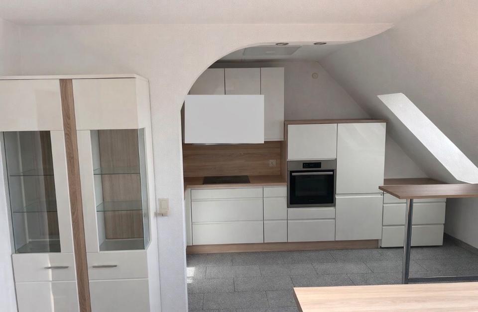 Thumbnail-4-Zimmer Maisonette mit Balkon, EBK, Garage & Stellplatz – 110 m²