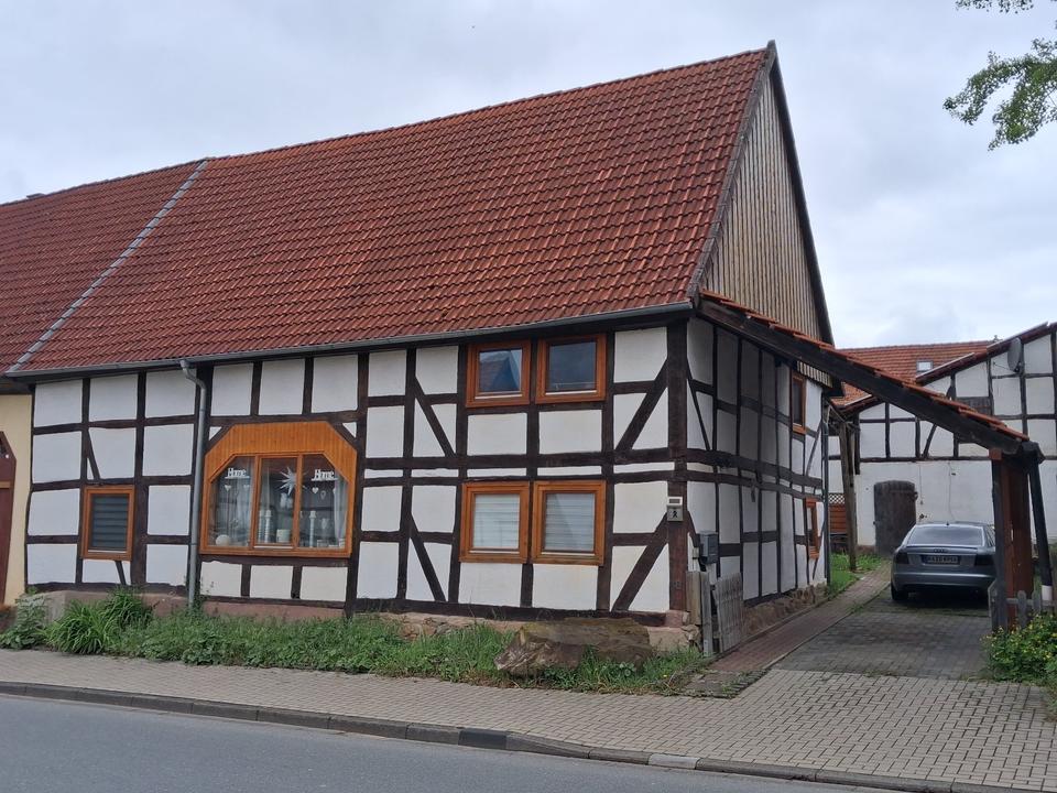 Thumbnail-Fachwerkhaus, ca 170 m², mit Garten und Carport zu vermieten