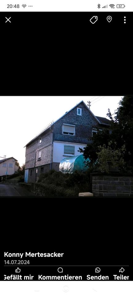 Thumbnail-altes Bauernhaus mit Scheune