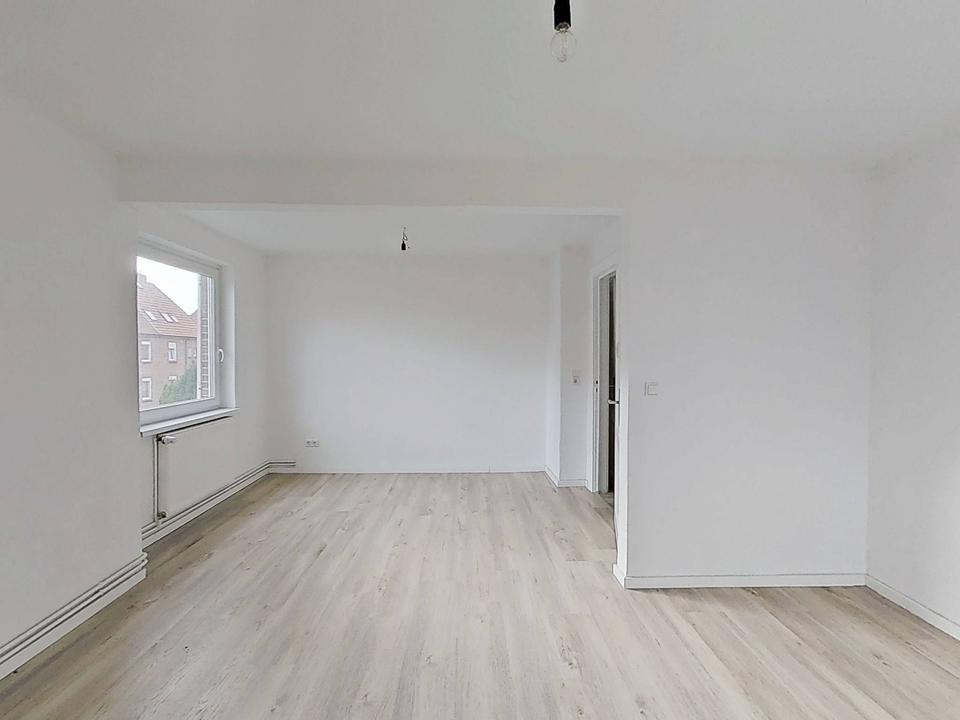 Thumbnail-**FRISCH RENOVIERT** Helle 3-Zimmer-Wohnung mit modernem Wannenbad