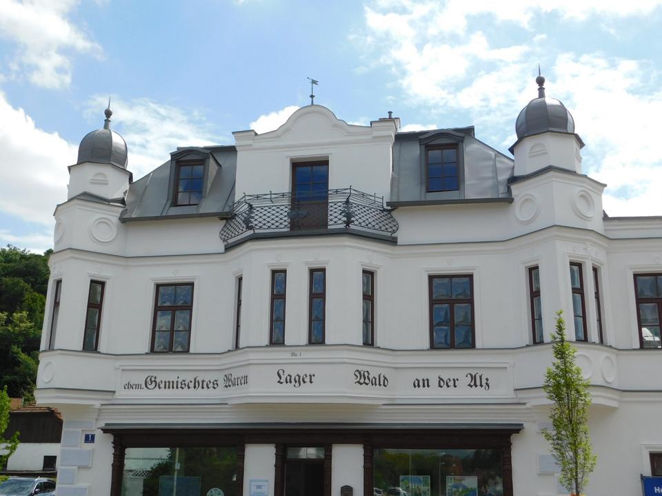 Thumbnail-großzügige, helle 3 Zimmer Wohnung