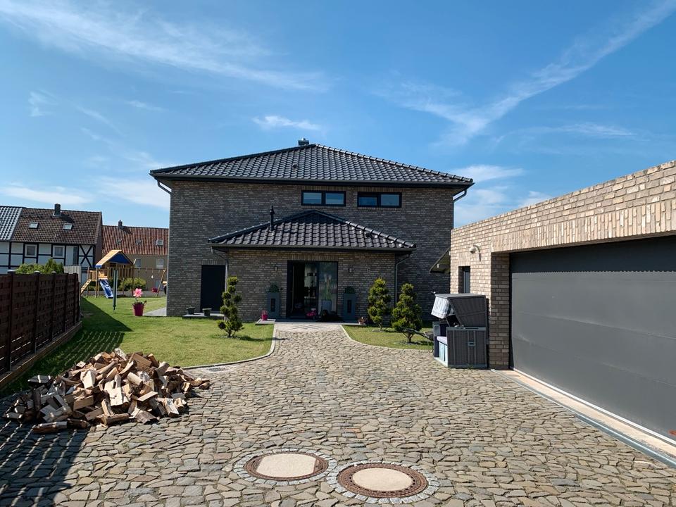 Thumbnail-Stadtvilla mit großem Grundstück und Doppelgarage