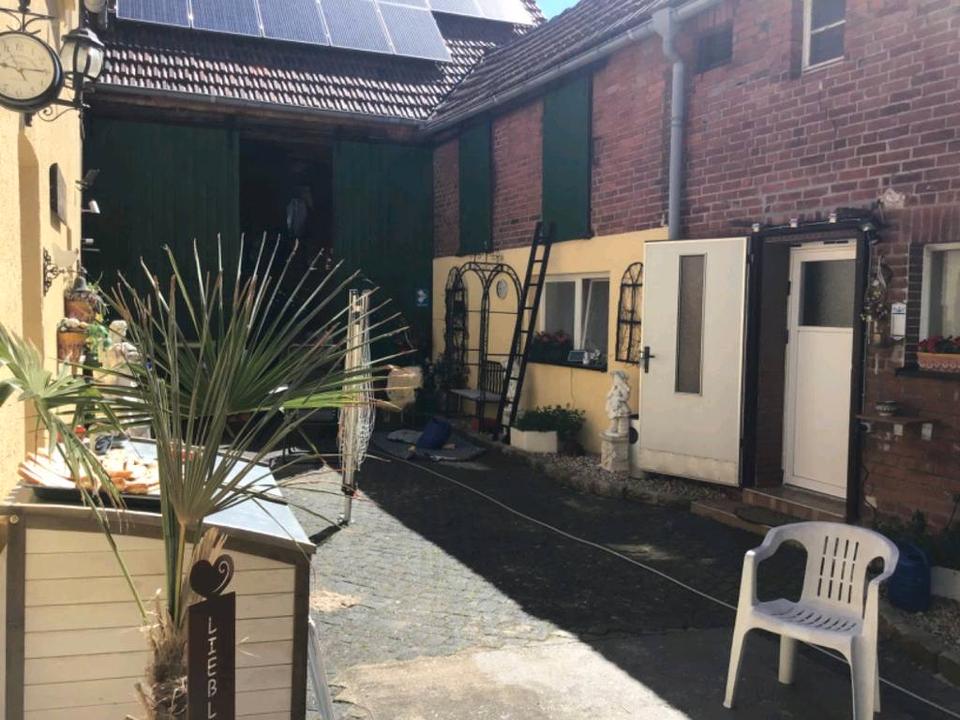 Thumbnail-Kleiner Dreiseithof mit Scheune und kleinem Garten