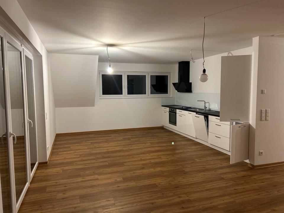 Thumbnail-Helle Zwei Zimmerwohnung mit Einbauküche