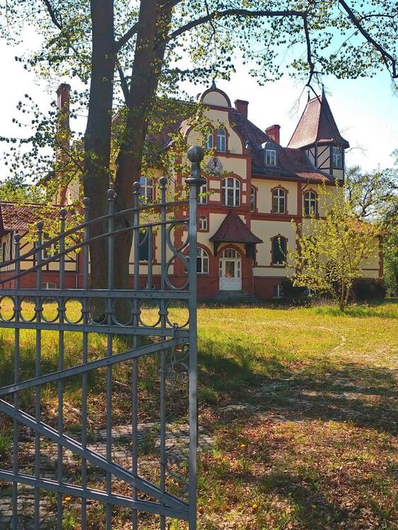 Thumbnail-Schloss Historisches Haus wunderschön Sachsen Anhalt