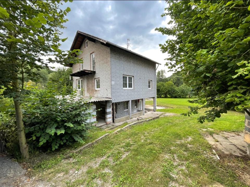 Thumbnail-Teilsaniertes Einfamilienhaus mit großem Grundstück