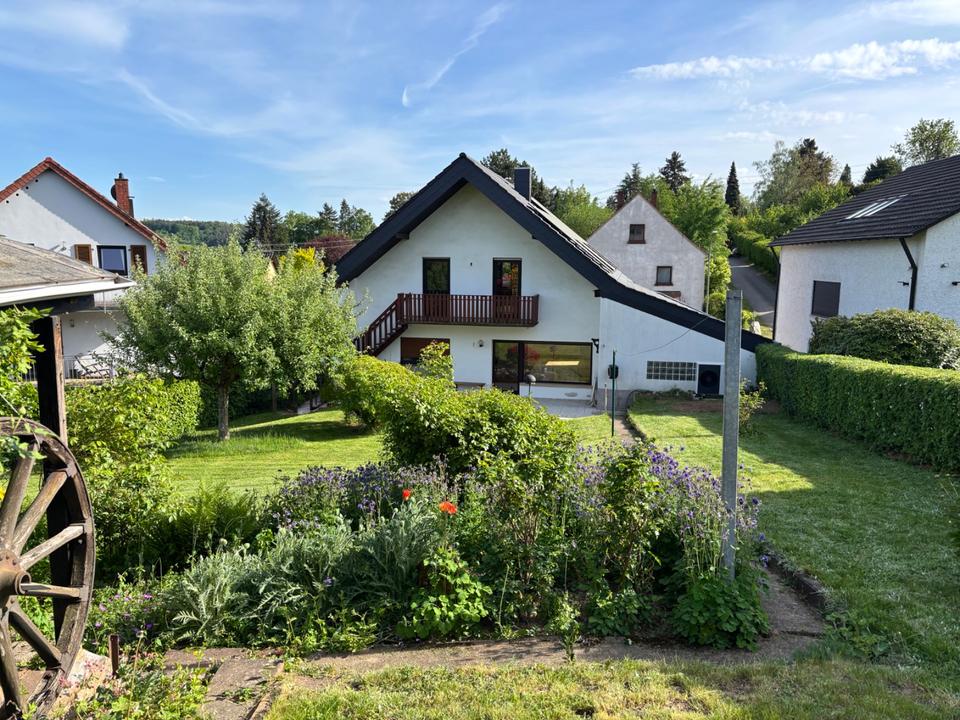 Thumbnail-Modernisiertes Ein- bis Zweifamilienhaus mit großem Garten