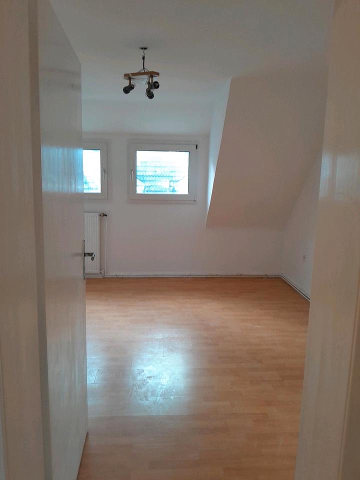 Thumbnail-Dachgeschosswohnung zu vermieten – 98 m² – Rosenhügeler Straße