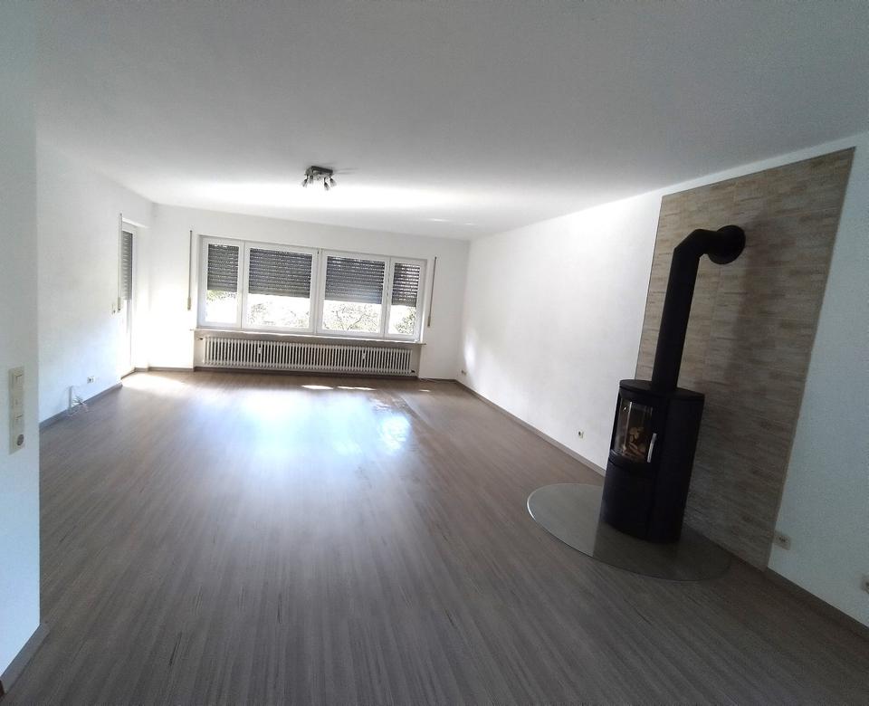 Thumbnail-4-Zimmer EG Wohnung Garage Schwedenofen Balkon Zentrum