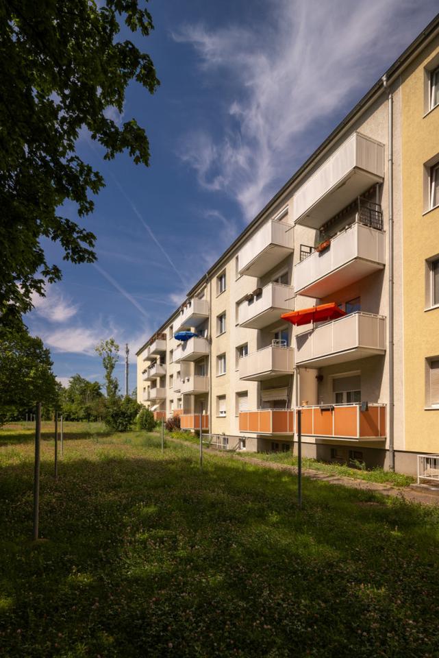 Thumbnail-Moderne bezugsfertige 3 Zimmer-Wohnung im 3. OG mit Balkon in Merseburg