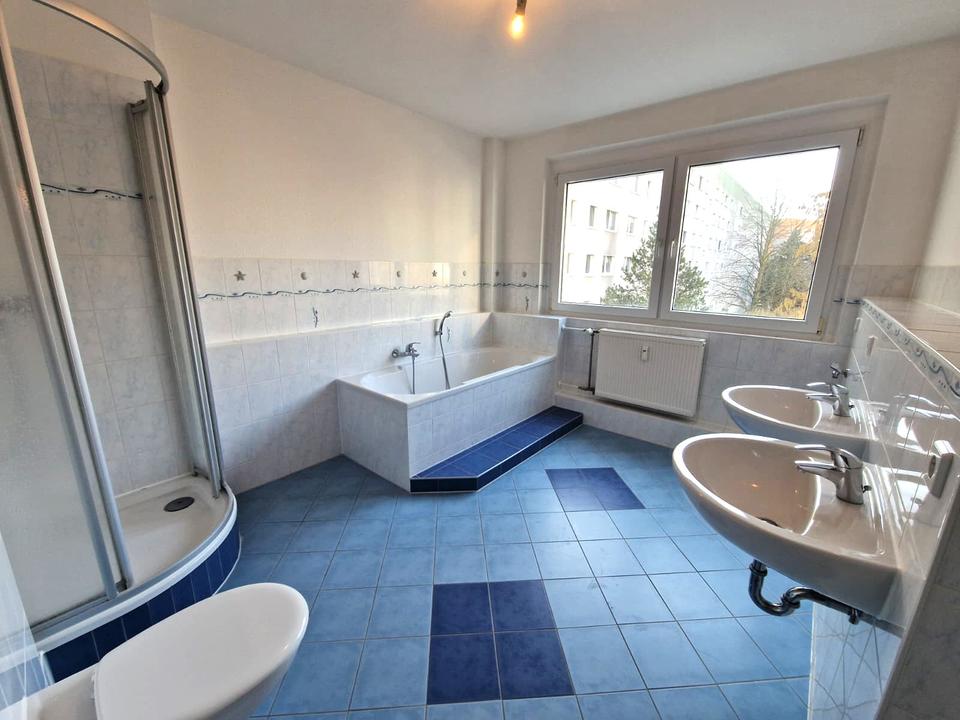 Thumbnail-3-Zimmer-Wohnung mit XXL-Tageslichtbad zu vermieten