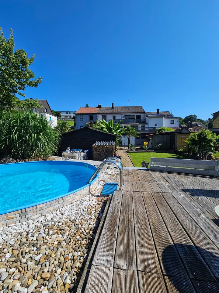 Thumbnail-Zweifamilienhaus mit Garten, Pool & Potenzial in Zweibrücken