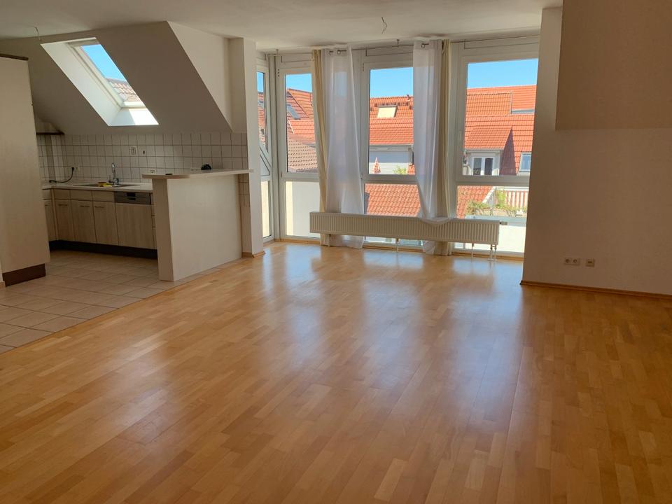 Thumbnail-Ruhige 2-Zi-DG-Wohnung mit schöner Dachterrasse