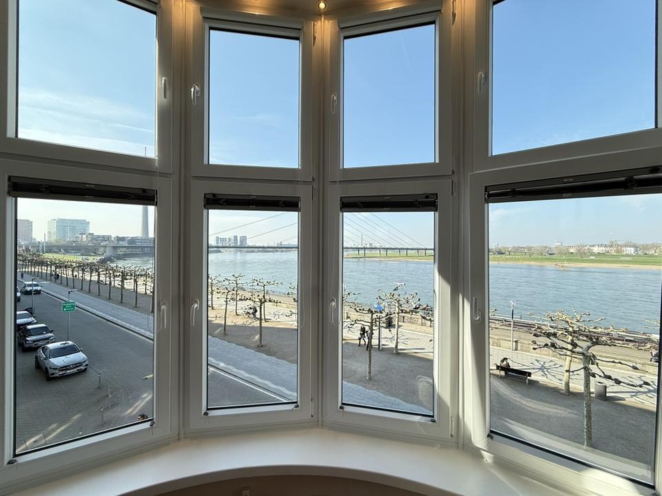 Thumbnail-REPRÄSENTATIVES DOMIZIL mit RHEINBLICK – MÖBLIERTES BÜROJUWEL an der PROMENADE von DÜSSELDORF!