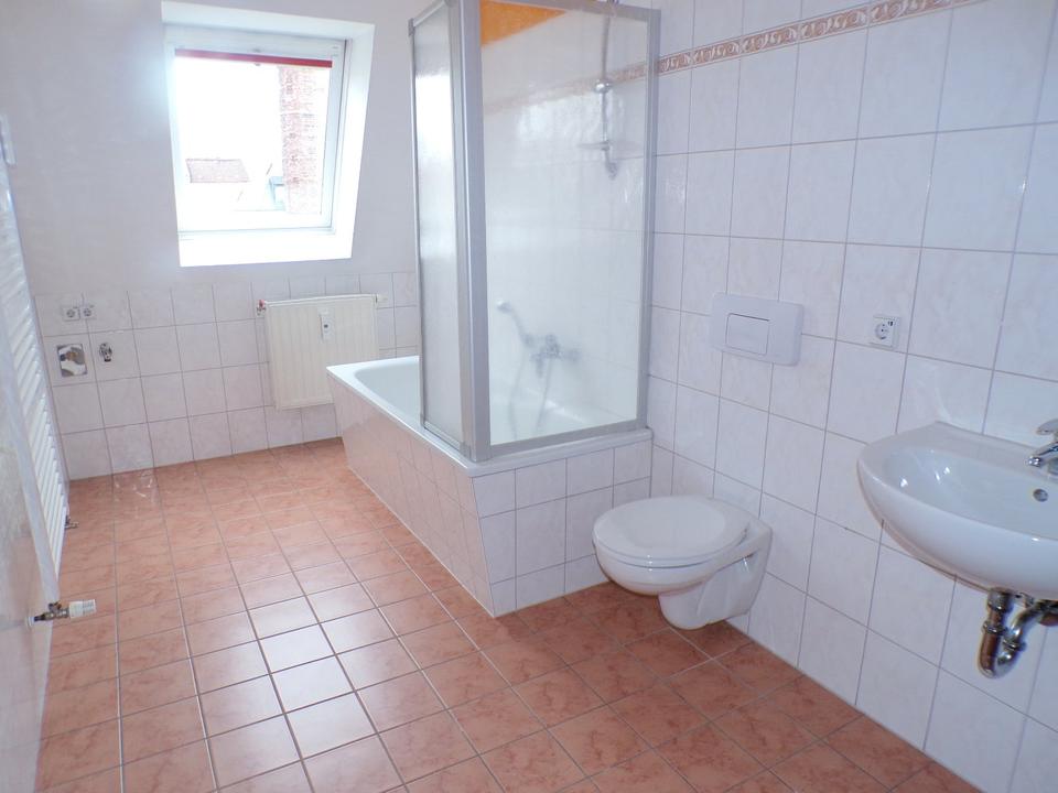 Thumbnail-Schöne 2 Zimmer Dachgeschoßwohnung in Werdau zu vermieten!