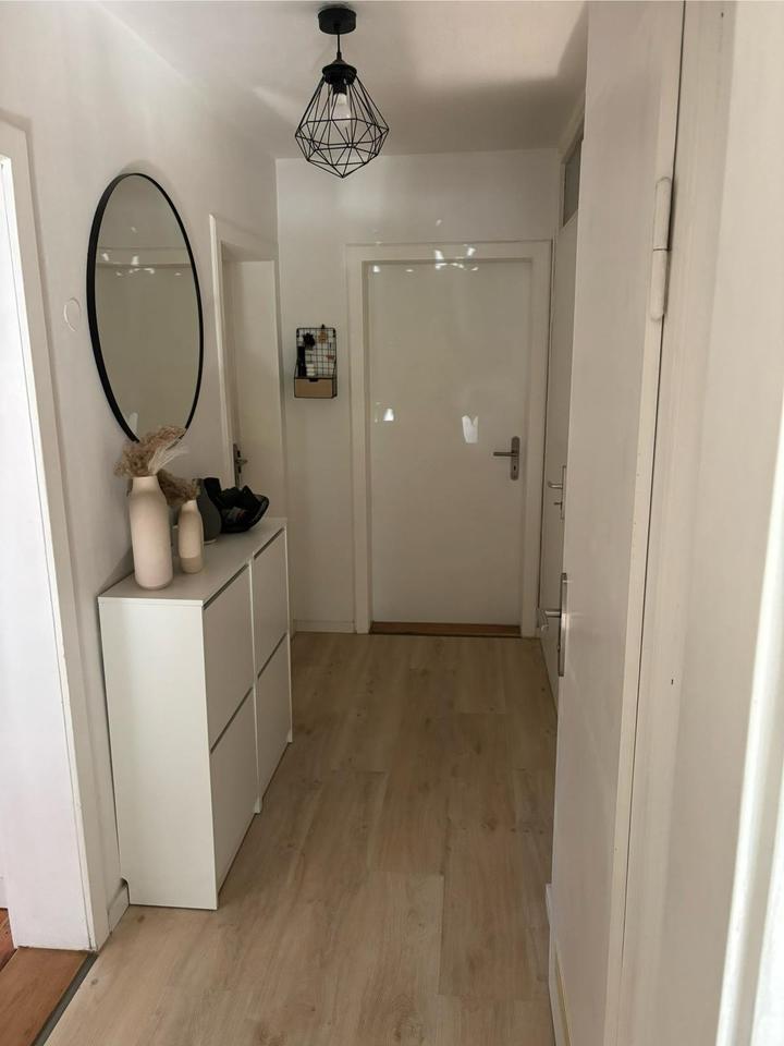 Thumbnail-Schöne 2 12 Zimmerwohnung mit Garage in Bayreuth-Oberpreuschwitz