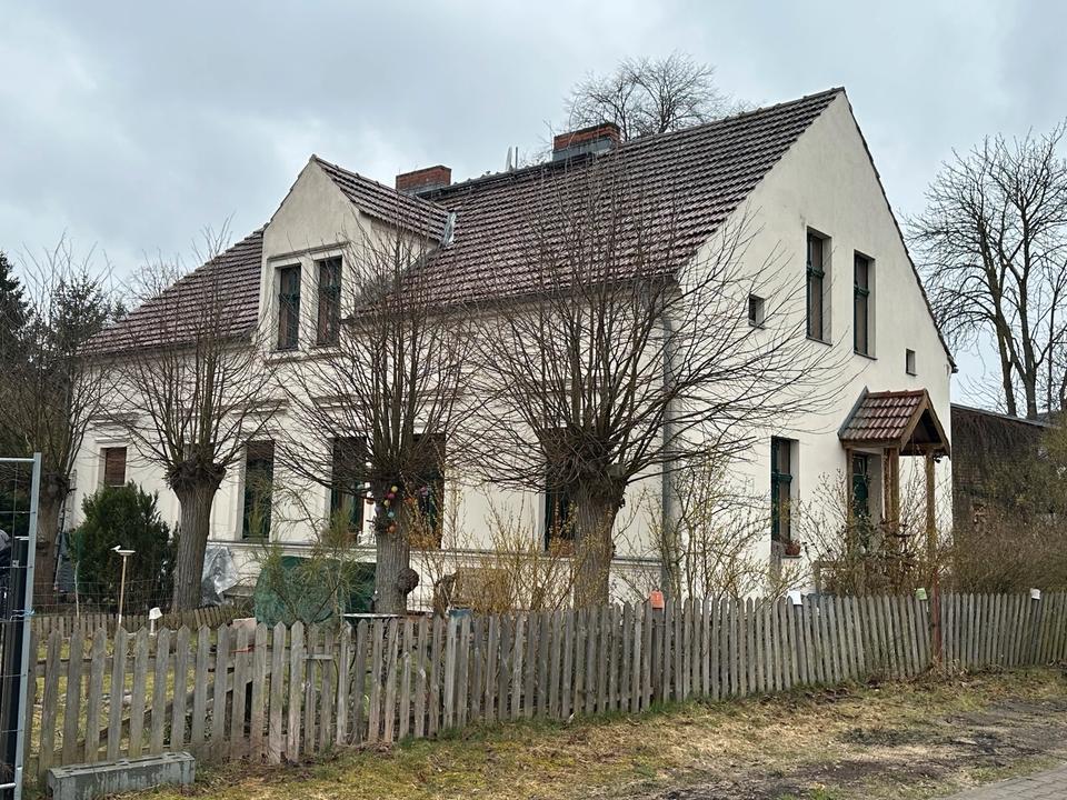 Thumbnail-Mehrfamilienhaus mit Nebengelass