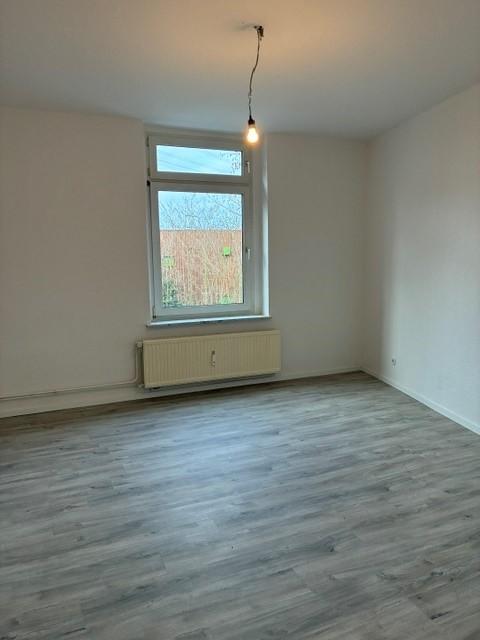 Thumbnail-Sehr schöne renovierte 2 Zimmer Wohnung in Gelsenkirchen zu vermieten