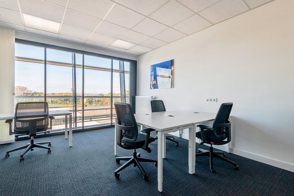 Thumbnail-Privater Büroraum für 1 Person in Regus Augsburg Hauptbahnhof