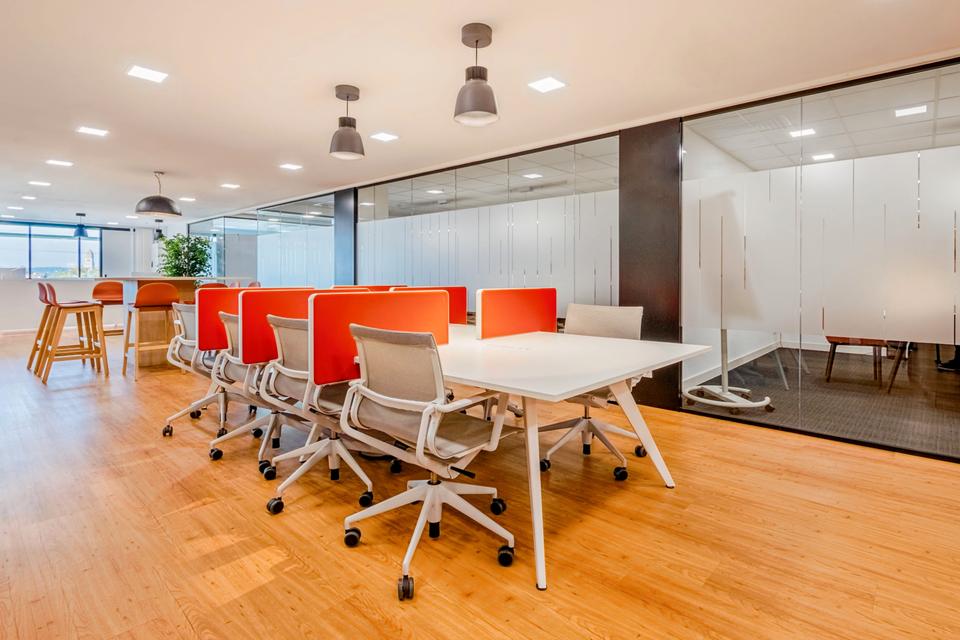 Thumbnail-Coworking-Bereich in Regus Augsburg Hauptbahnhof