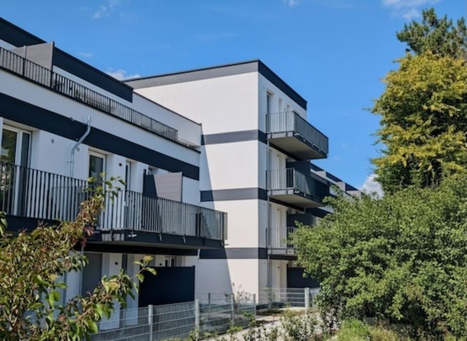 Thumbnail-ERSTBEZUG: helle 2 ZKB mit EBK, Balkon & TG