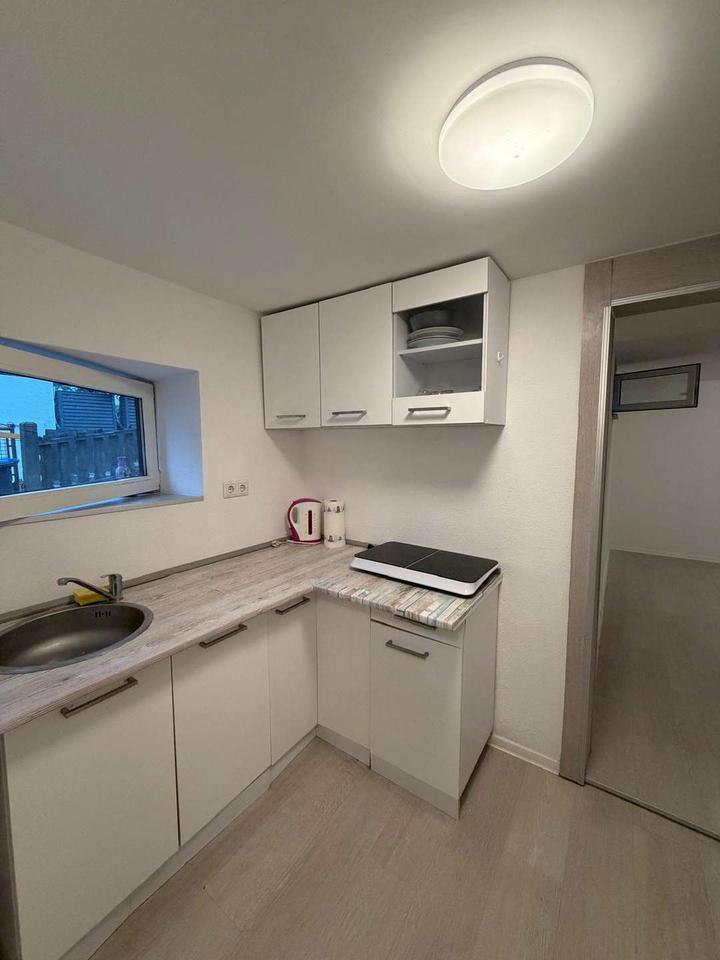 Thumbnail-2-Zimmer-Souterrainwohnung mit Einbauküche – sofort bezugsfrei in Rinderbügen