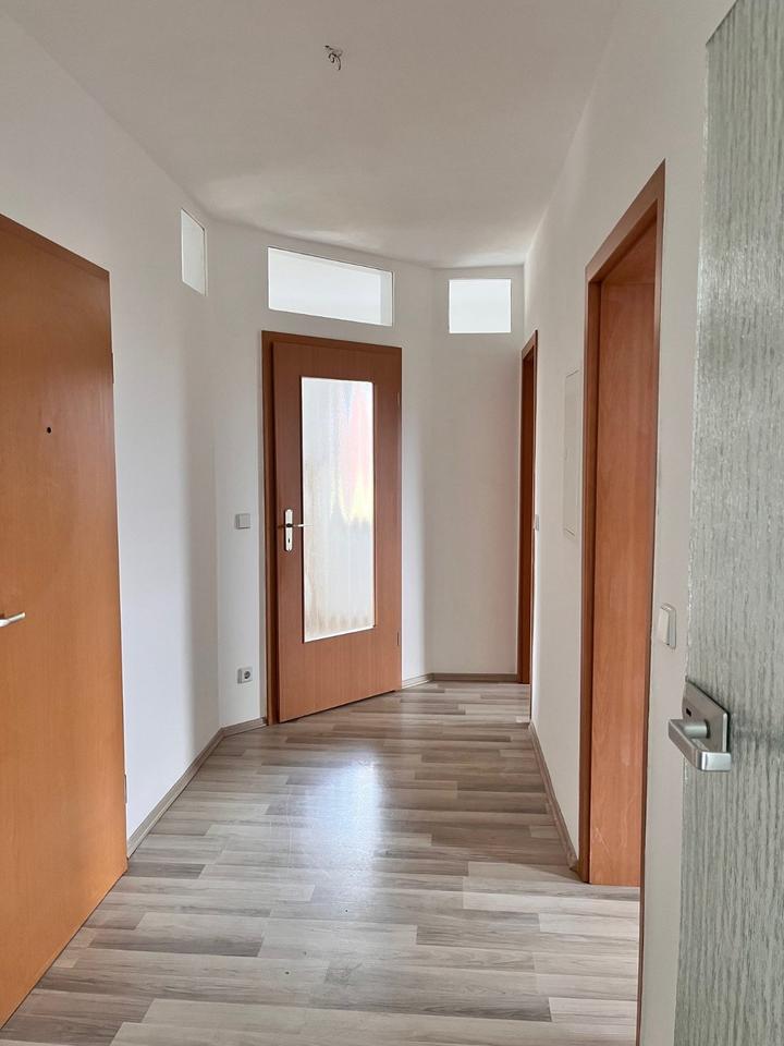 Thumbnail-Ruhige, helle 4-Raum-Wohnung in 07629 Reichenbach