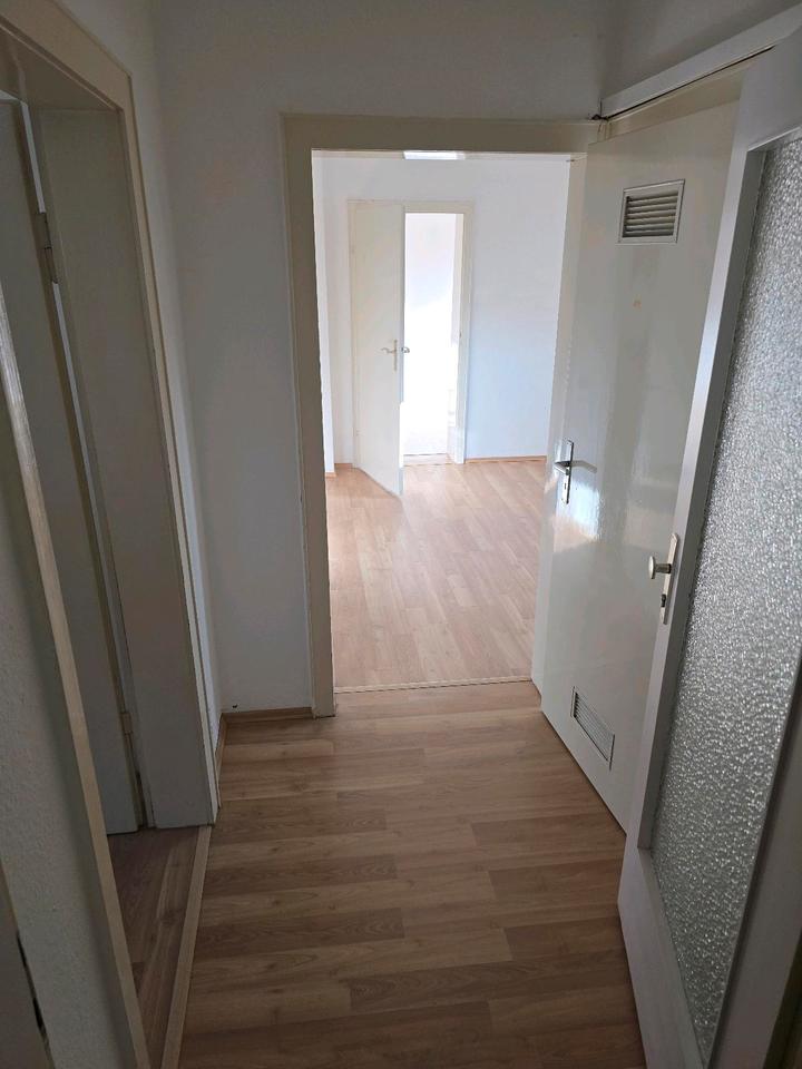 Thumbnail-Helle 3-Zimmer-Wohnung mit Balkon – 83 m²