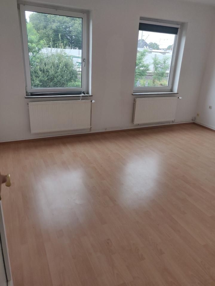 Thumbnail-Zum Sebaldsbrücker Bahnhof: gemütliche 3-Zimmer-Whg im EG mit Garage