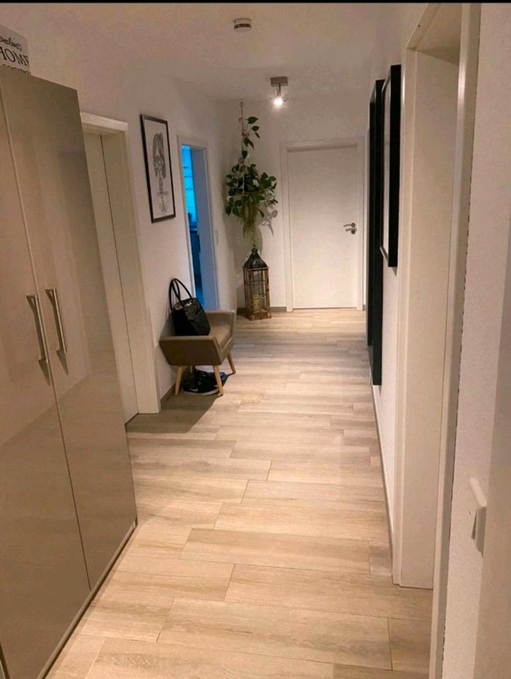 Thumbnail-MODERNE 4 Zi.-Wohnung der Extra-klasse,Aufzug,ruhig u. zentral