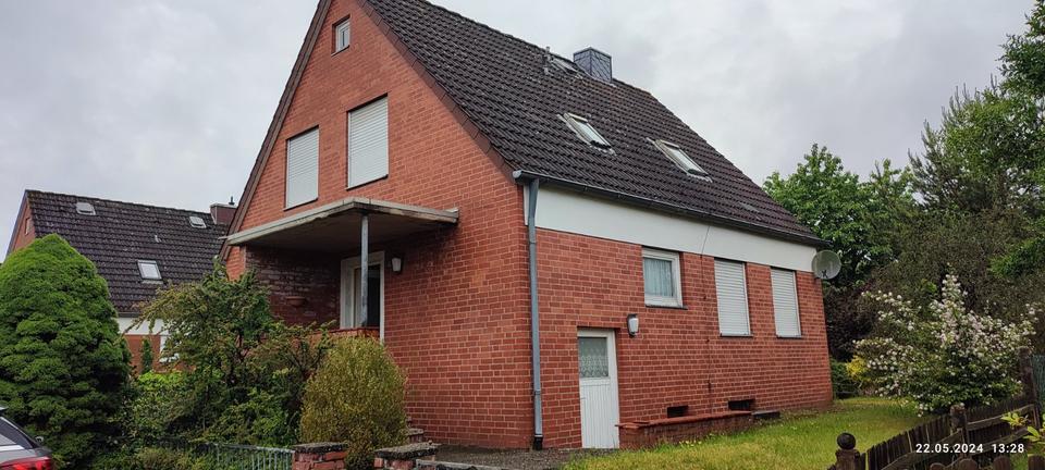 Thumbnail-Einfamilienhaus mit Garage in Munster-Breloh, sanierungsbedürftig