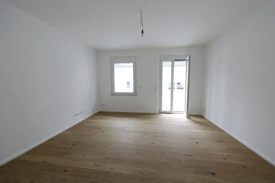 Thumbnail-Moderne 3-Zimmer-Wohnung mit Balkon und Tageslichtbad