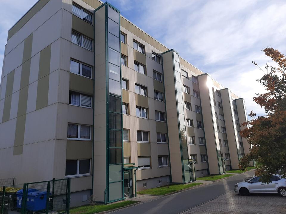 Thumbnail-Gemütliche 1-Zimmer-Wohnung in Crimmitschau mit Seeblick