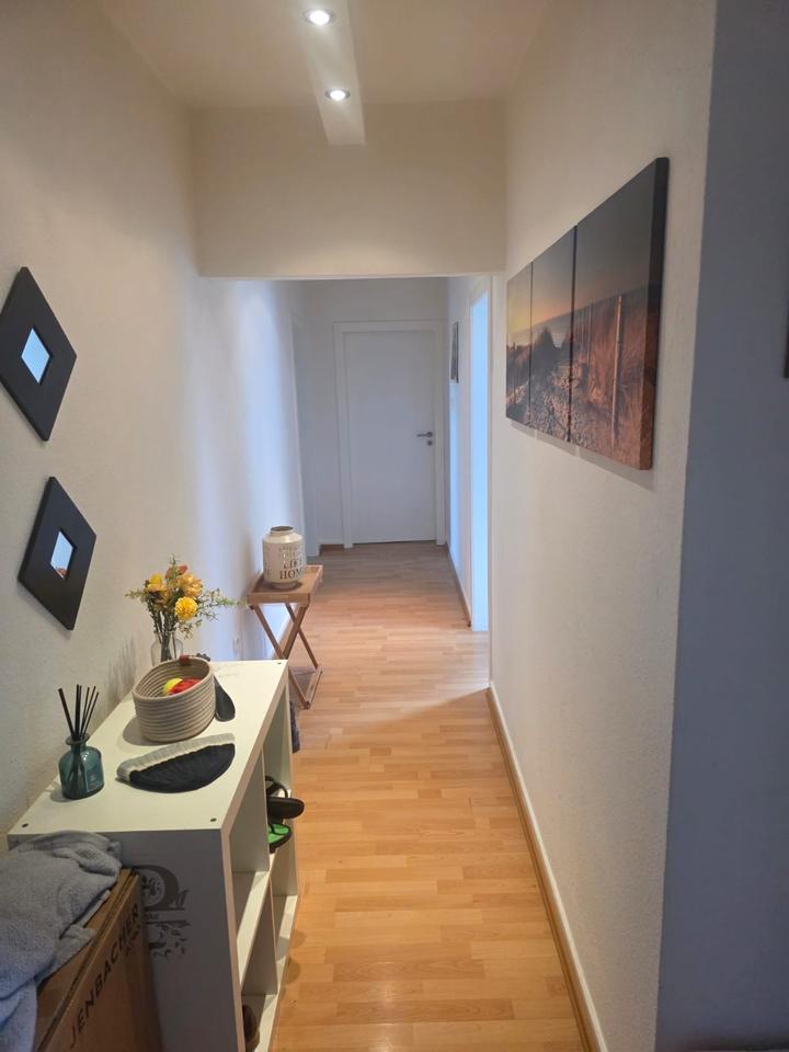Thumbnail-2 Zimmer Erdgeschosswohnung, Balkon, EBK & Stellplatz von Privat