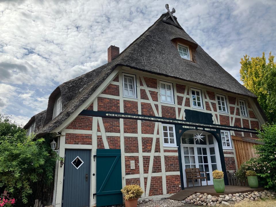 Thumbnail-Mietwohnung unter Reet im Dorfkern von Marxen