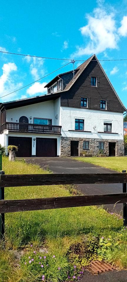 Thumbnail-Ein Zweifamilienhaus in Waldbröl mit Erweiterungspotential