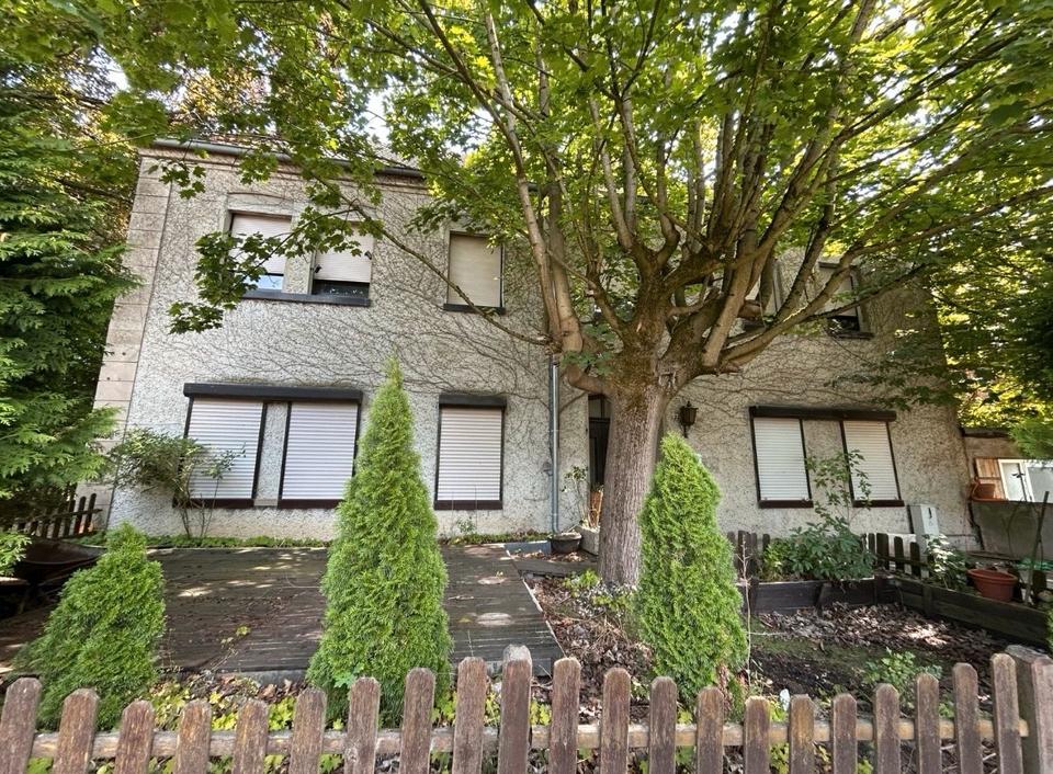 Thumbnail-Resthof mit drei freistehenden Häusern in guter Lage