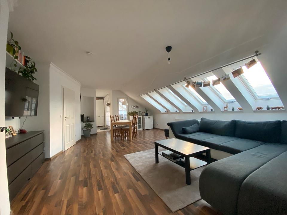 Thumbnail-Helle 5-Zimmer Wohnung, Balkon mit Fernblick & Garage