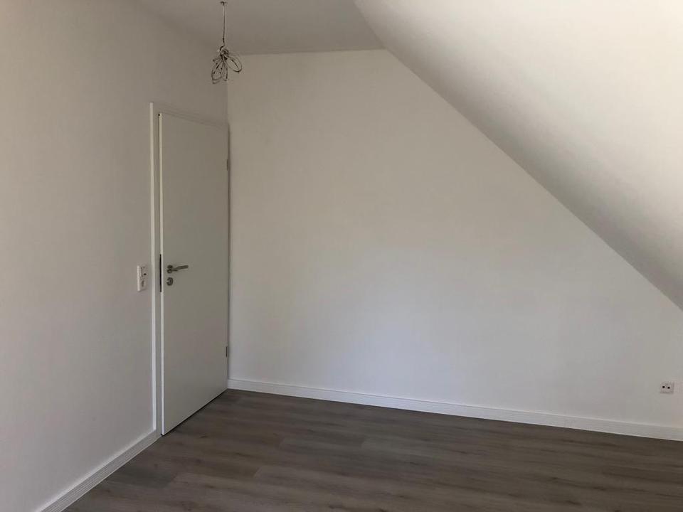Thumbnail-Große Wohnung zu vermieten.