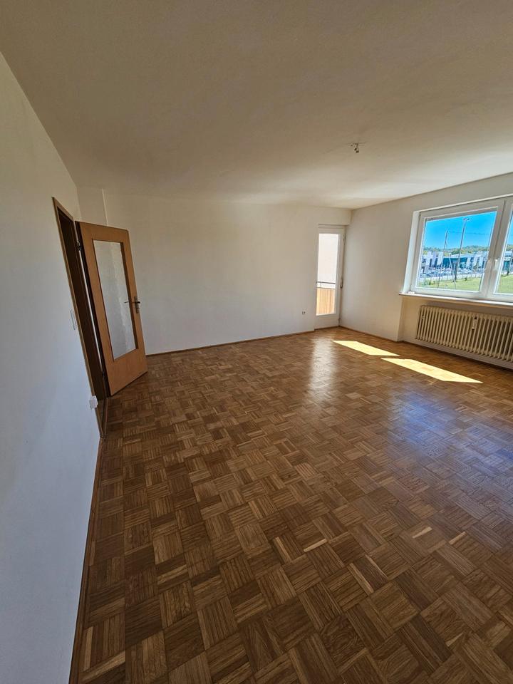 Thumbnail-Frisch renovierte 3-Zimmer-Wohnung (ca. 78 m²) mit Süd-Loggia