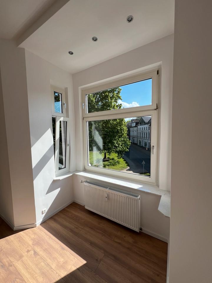 Thumbnail-2 Zimmer 94 m² Altbauwohnung, komplett renoviert