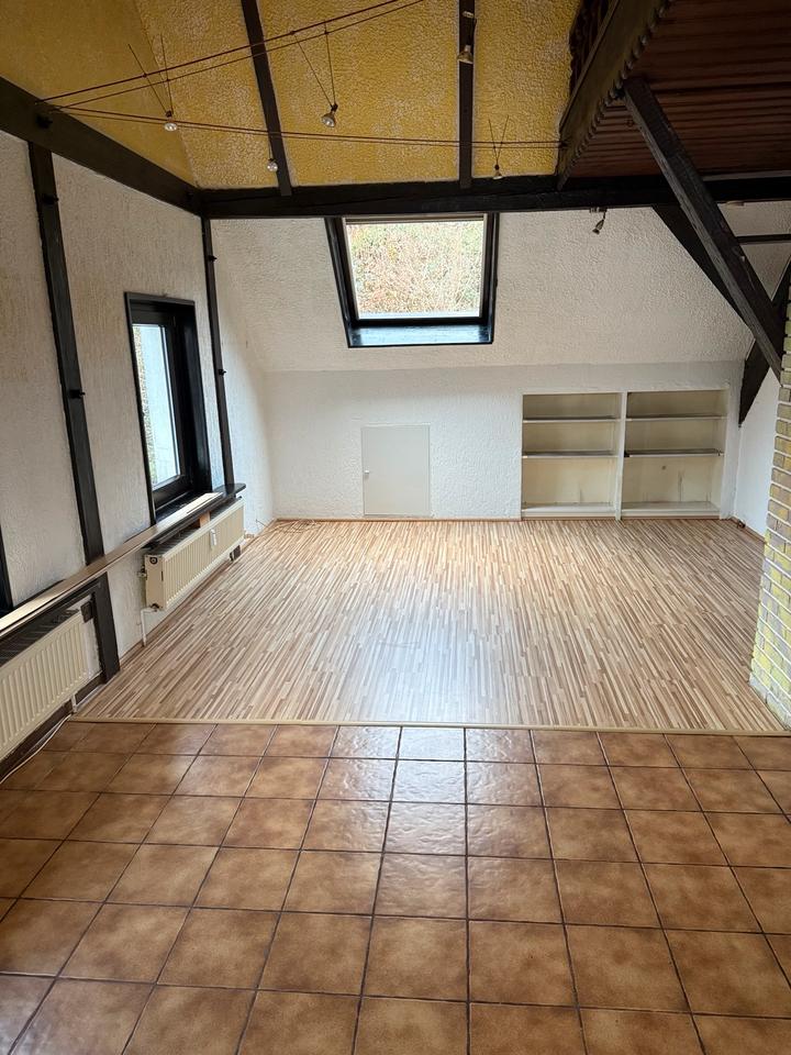 Thumbnail-Schöne Dachgeschoss Wohnung 3 Zimmer