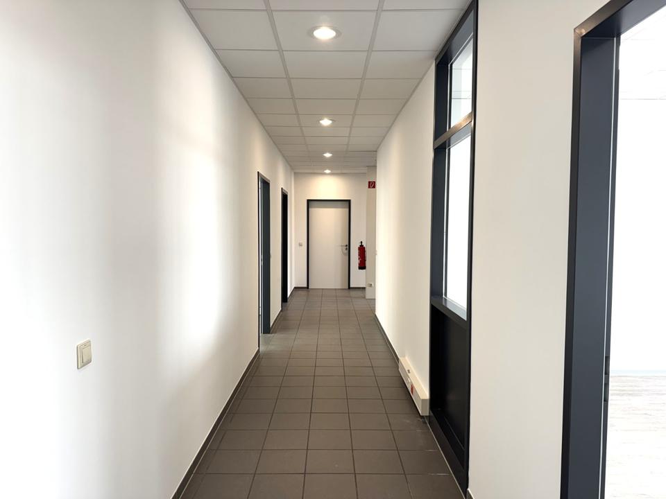 Thumbnail-246m² Bürofläche in Willich direkt an der A44 RENORVIERT KLIMA!